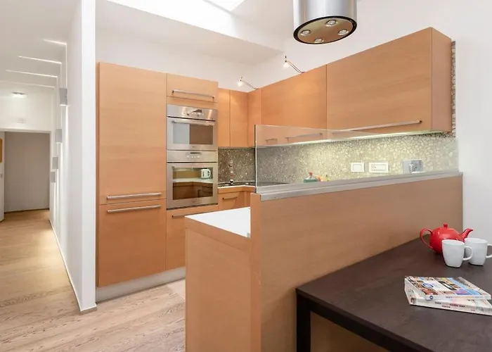 Апартаменты Modern Colosseum Flat
