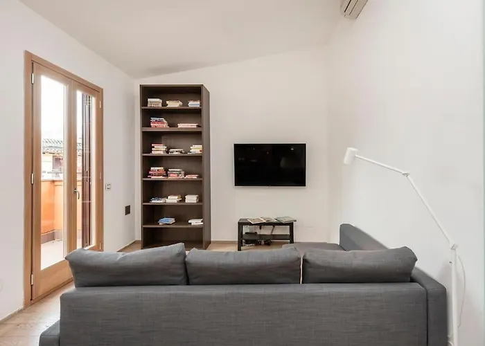 Апартаменты Modern Colosseum Flat